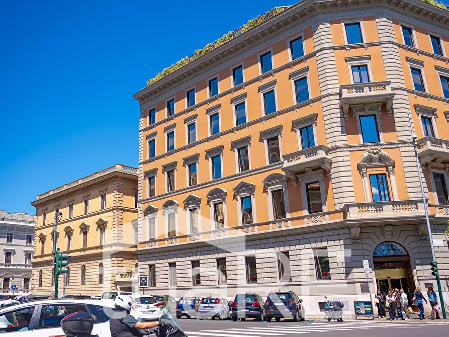 Immagine 8 di Appartamento in vendita  in Piazza Adriana a Roma