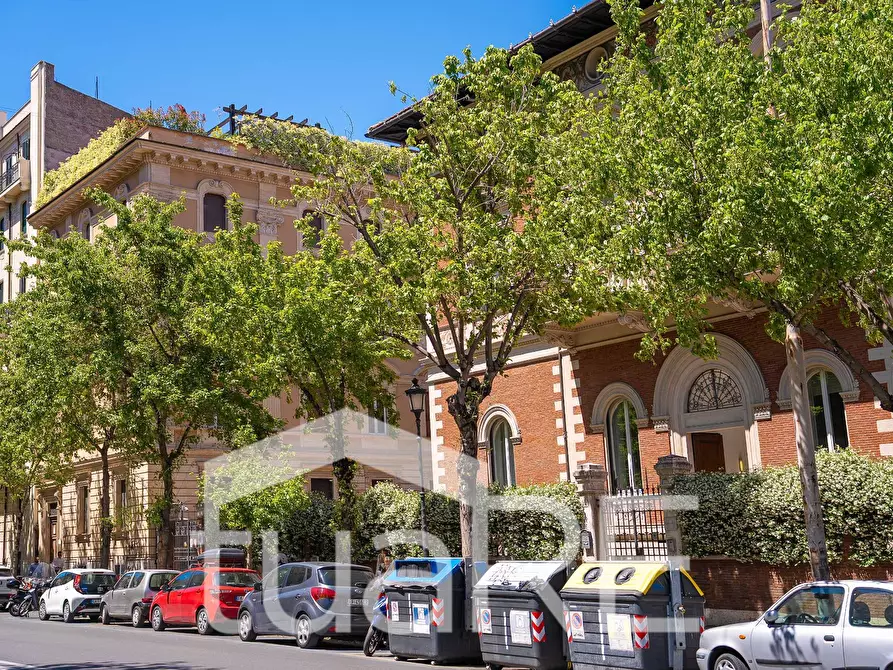 Immagine 11 di Appartamento in vendita  in Piazza Adriana a Roma