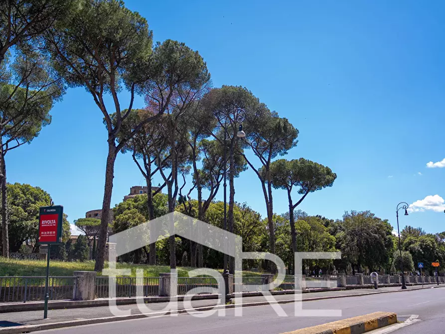 Immagine 12 di Appartamento in vendita  in Piazza Adriana a Roma