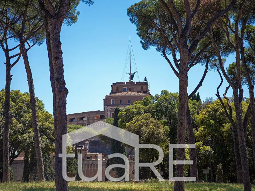 Immagine 15 di Appartamento in vendita  in Piazza Adriana a Roma