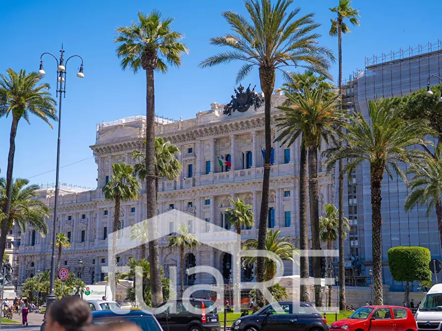 Immagine 17 di Appartamento in vendita  in Piazza Adriana a Roma