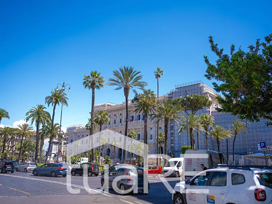 Immagine 21 di Appartamento in vendita  in Piazza Adriana a Roma
