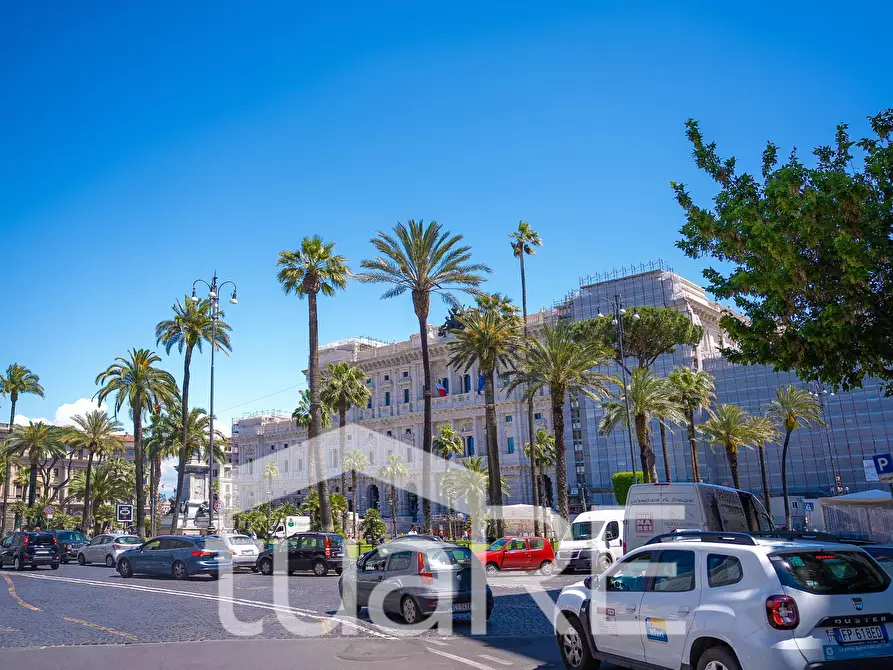Immagine 22 di Appartamento in vendita  in Piazza Adriana a Roma