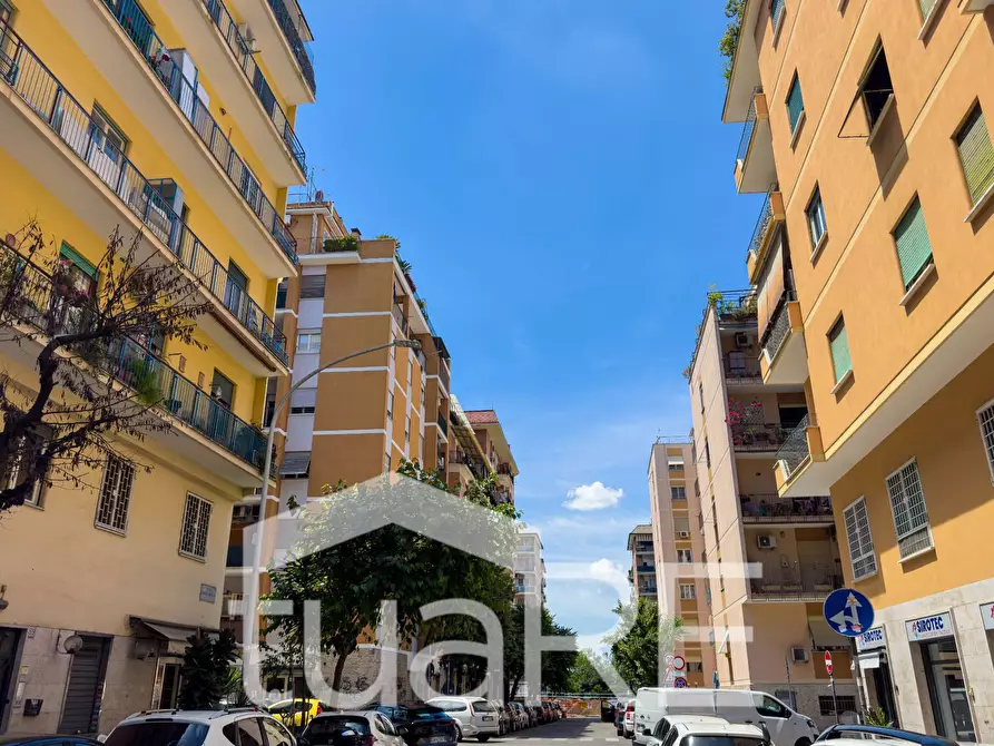 Immagine 14 di Appartamento in vendita  in Via Silvio Benco a Roma