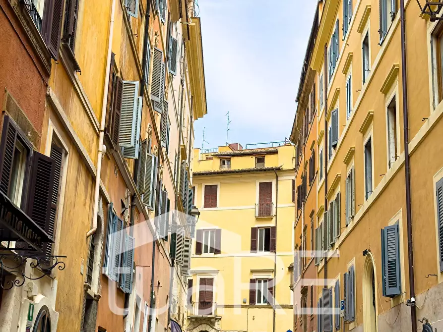 Immagine 20 di Negozio in vendita  in Via Della Purificazione a Roma