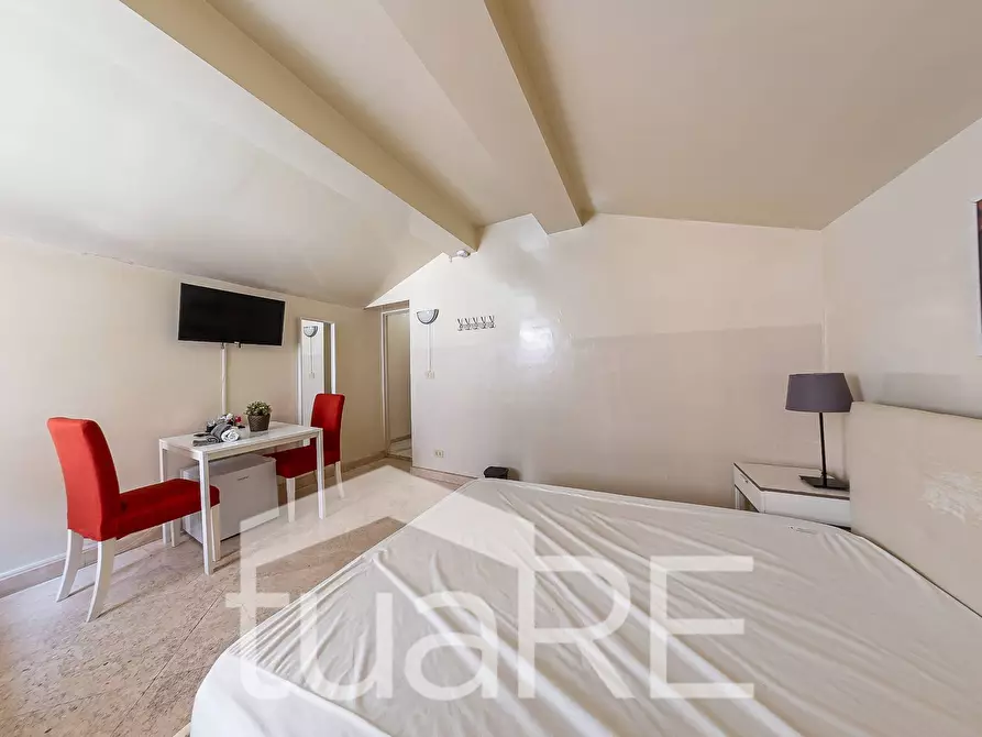 Immagine 6 di Appartamento in vendita  in Via Della Vetrina a Roma