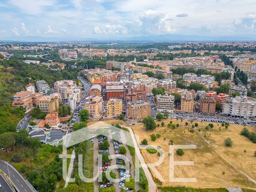 Immagine 11 di Attico in vendita  in Via Della Giuliana a Roma