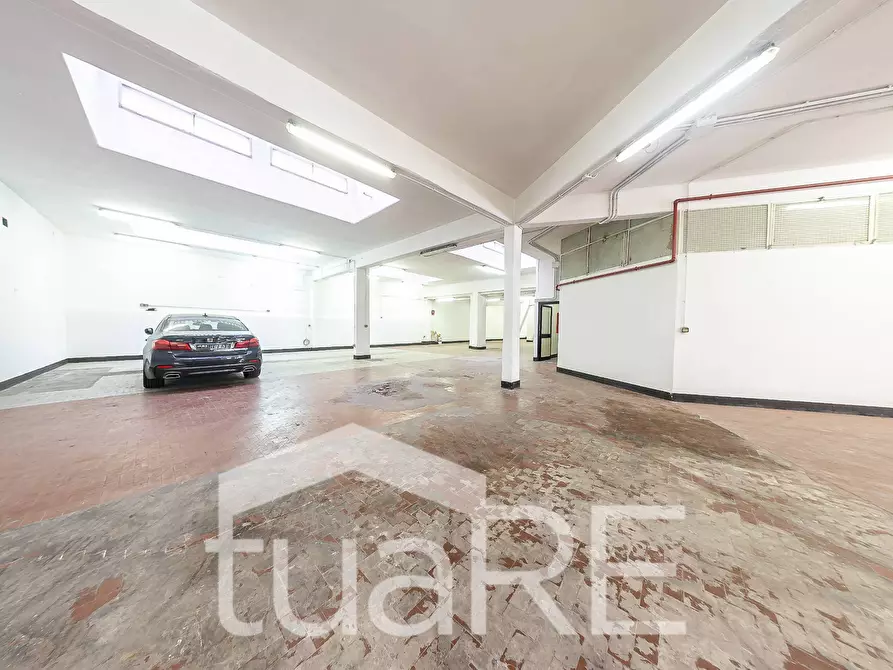 Immagine 11 di Negozio in vendita  in Via San Silverio a Roma