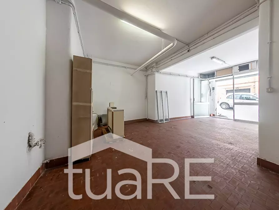 Immagine 15 di Negozio in vendita  in Via San Silverio a Roma