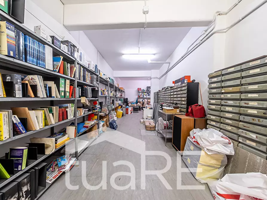 Immagine 16 di Negozio in vendita  in Via San Silverio a Roma