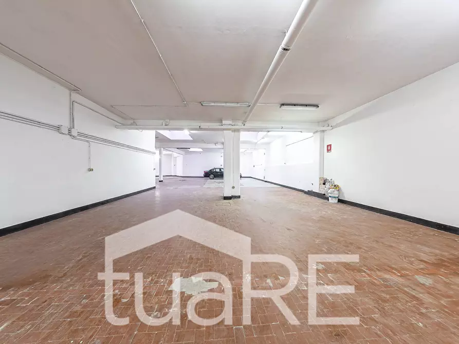 Immagine 24 di Negozio in vendita  in Via San Silverio a Roma