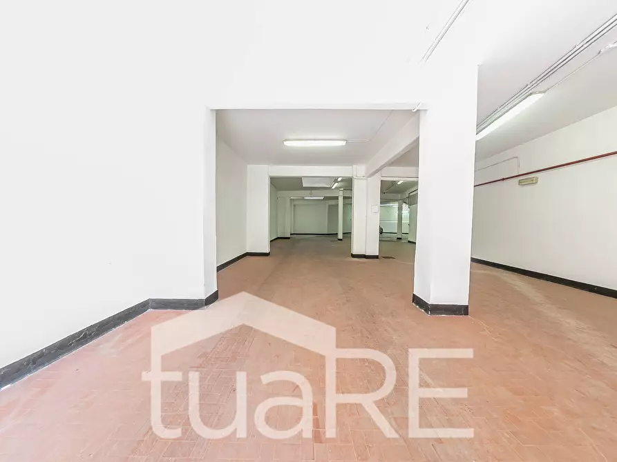 Immagine 30 di Negozio in vendita  in Via San Silverio a Roma