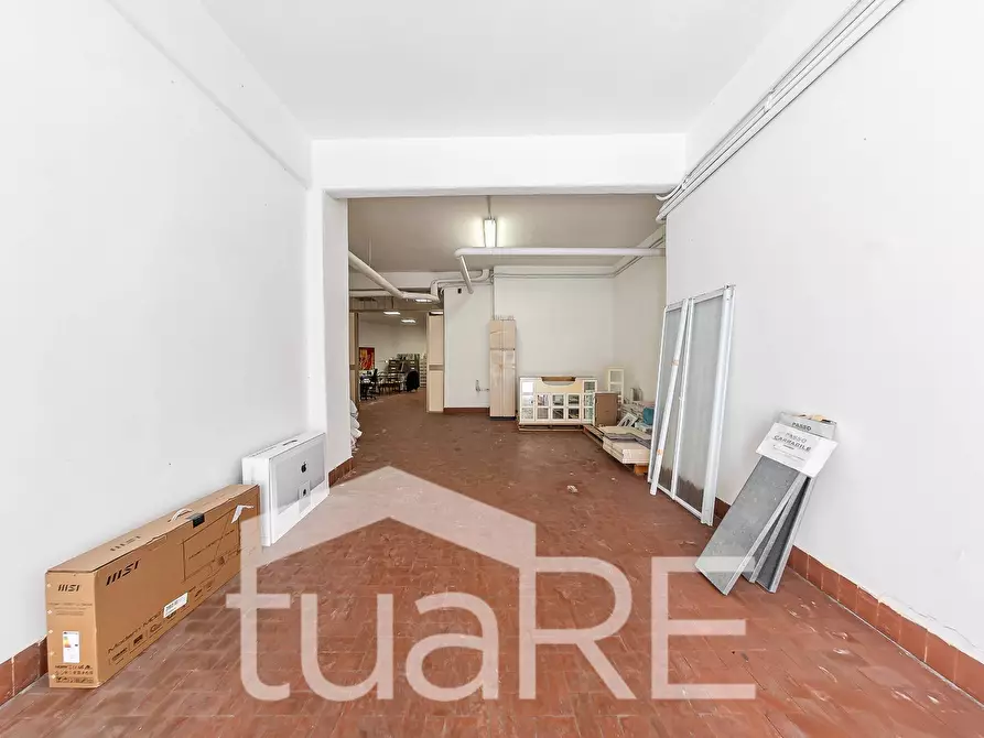 Immagine 34 di Negozio in vendita  in Via San Silverio a Roma