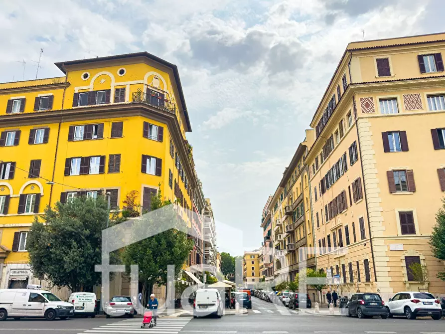 Immagine 2 di Appartamento in vendita  in Via Premuda a Roma