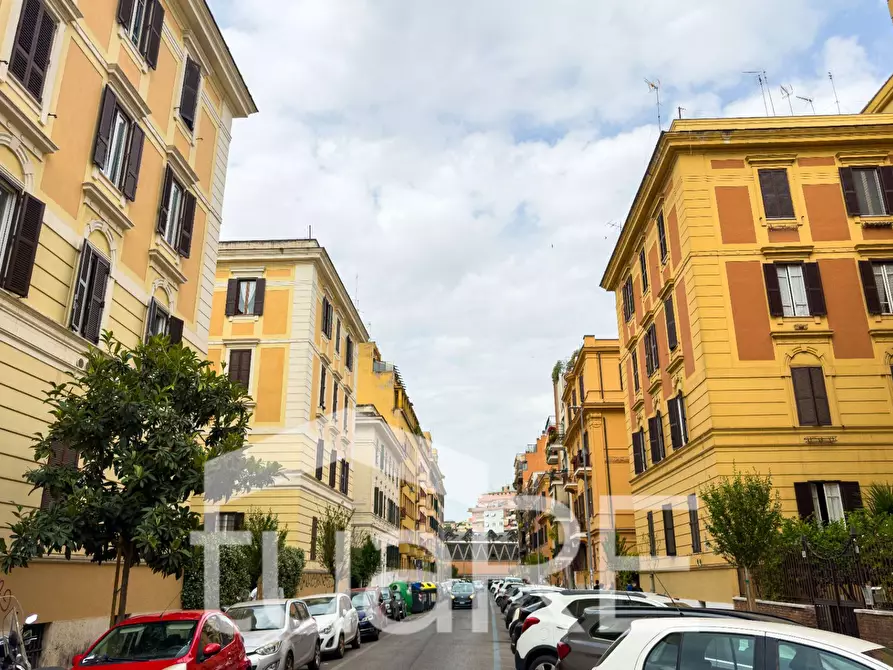 Immagine 3 di Appartamento in vendita  in Via Premuda a Roma