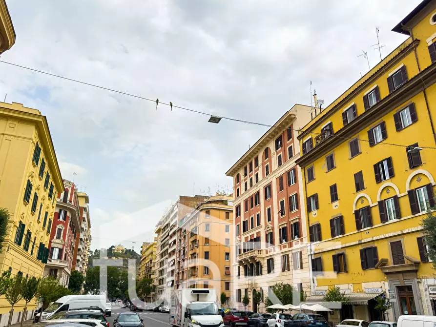 Immagine 8 di Appartamento in vendita  in Via Premuda a Roma