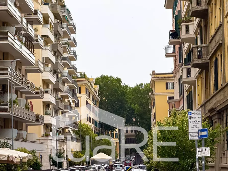 Immagine 11 di Appartamento in vendita  in Via Premuda a Roma