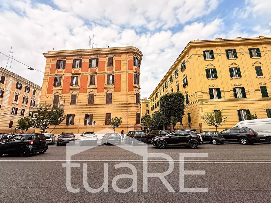 Immagine 20 di Appartamento in vendita  in Via Premuda a Roma