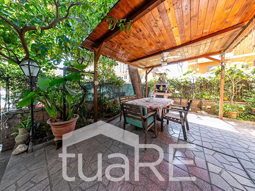 Immagine 2 di Appartamento in vendita  in Via Di San Pantaleo Campano a Roma