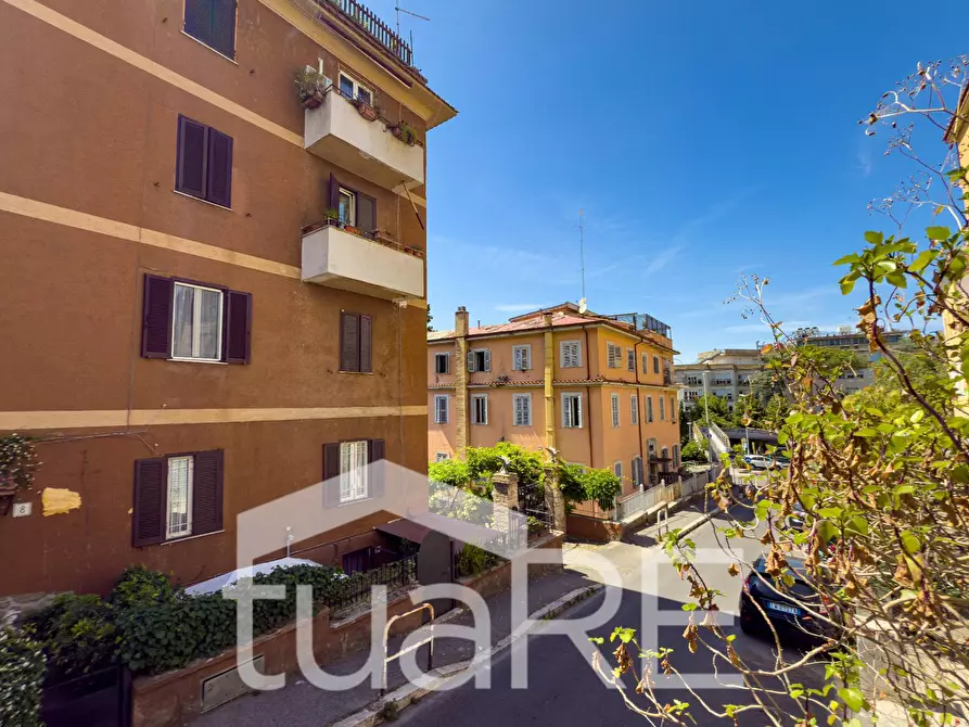 Immagine 4 di Appartamento in vendita  in Via Di San Pantaleo Campano a Roma