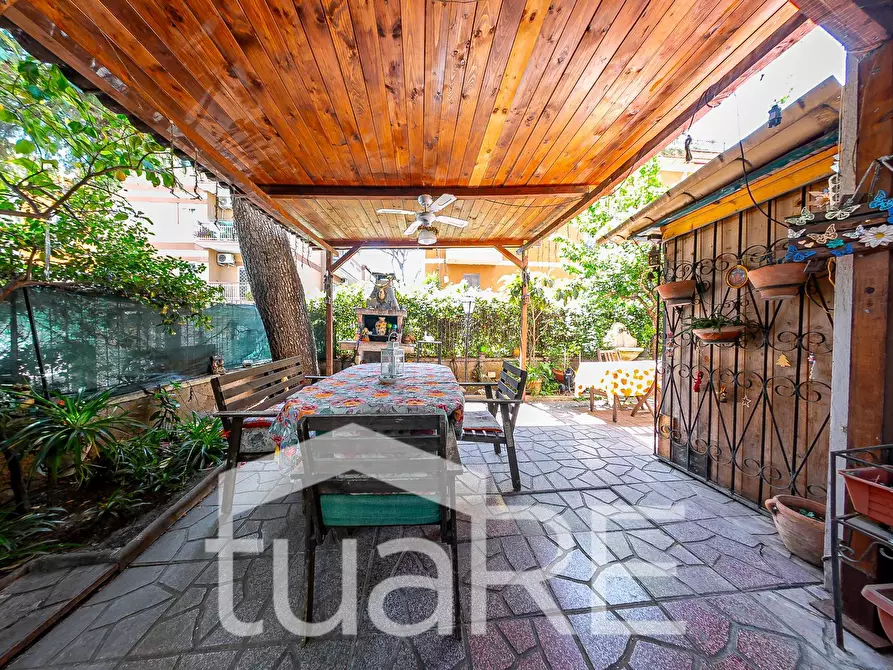 Immagine 15 di Appartamento in vendita  in Via Di San Pantaleo Campano a Roma