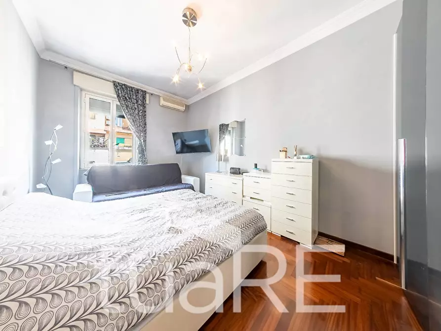 Immagine 6 di Appartamento in vendita  in Via Durazzo a Roma