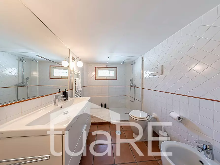 Immagine 19 di Appartamento in vendita  in Via Degli Orti Della Farnesina a Roma