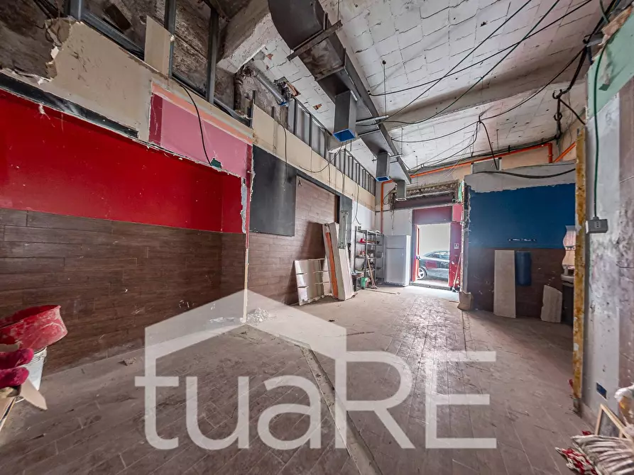 Immagine 2 di Negozio in vendita  in Via Labicana a Roma