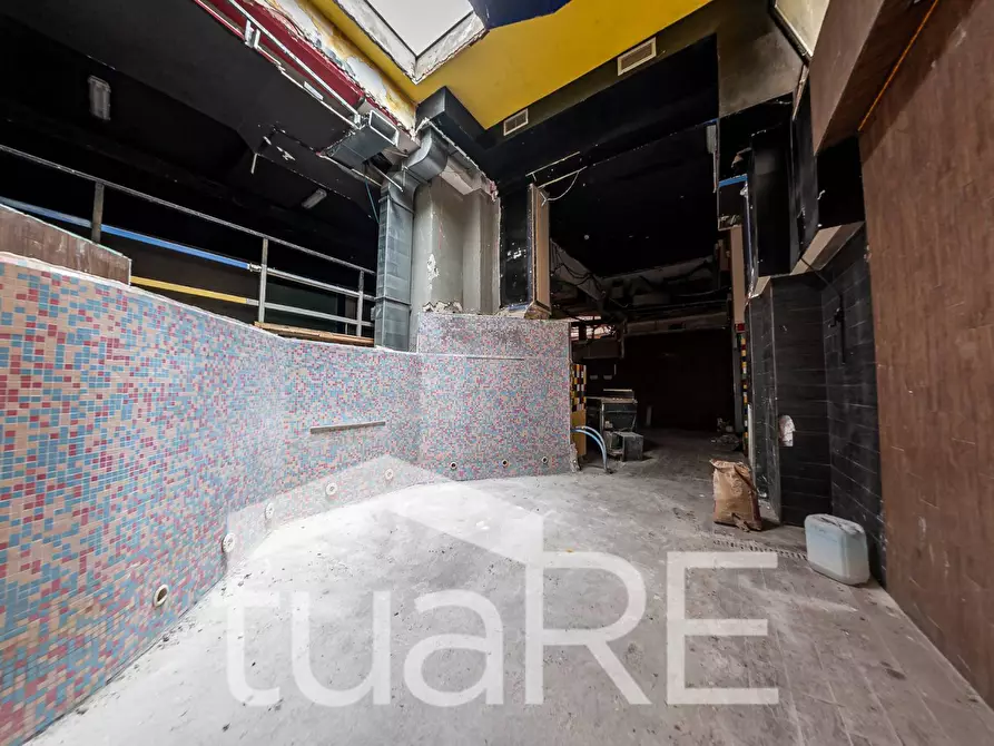 Immagine 4 di Negozio in vendita  in Via Labicana a Roma