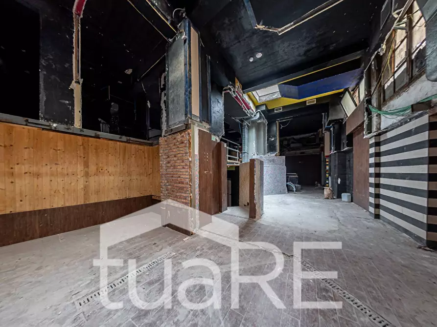 Immagine 5 di Negozio in vendita  in Via Labicana a Roma