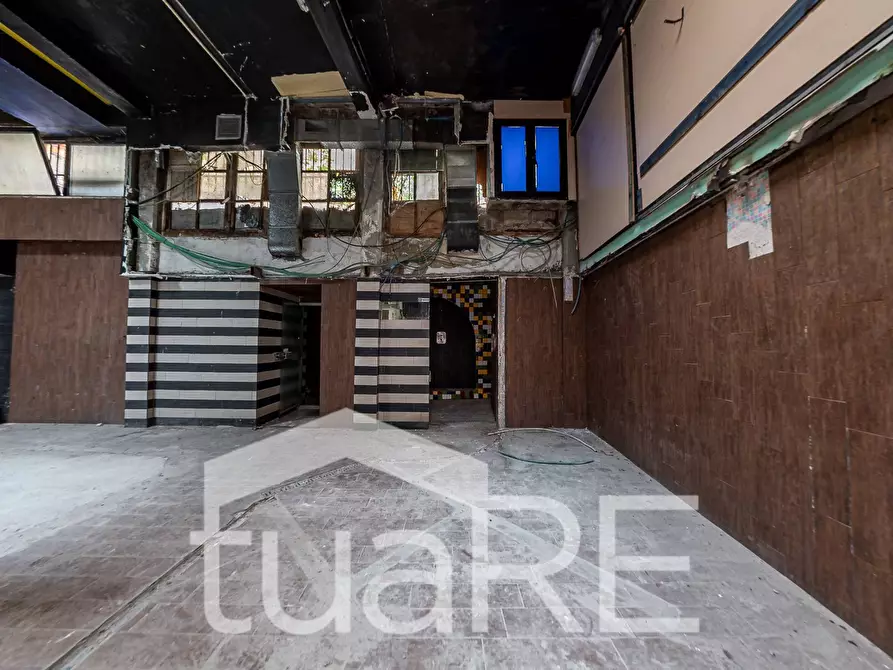 Immagine 6 di Negozio in vendita  in Via Labicana a Roma