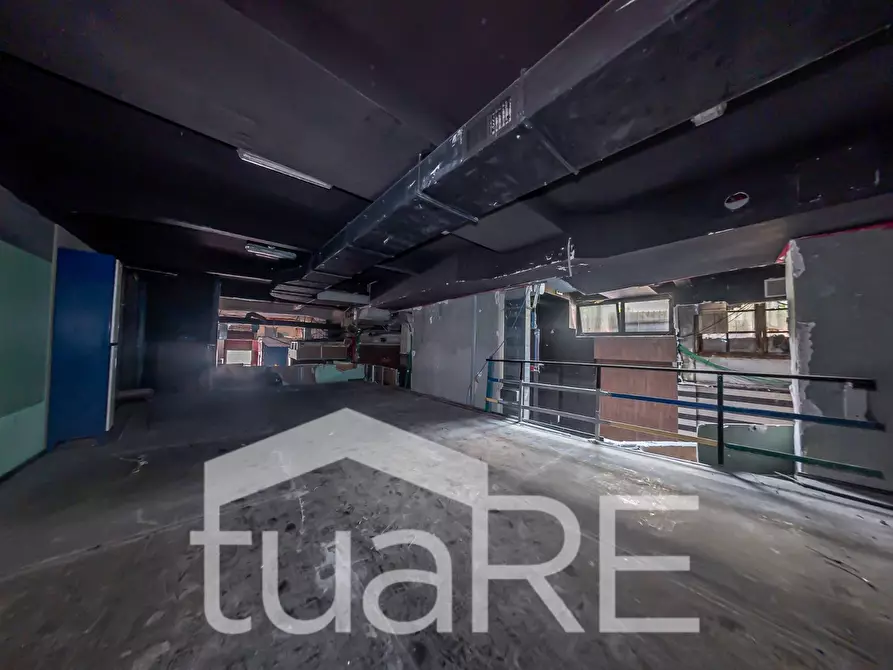 Immagine 11 di Negozio in vendita  in Via Labicana a Roma