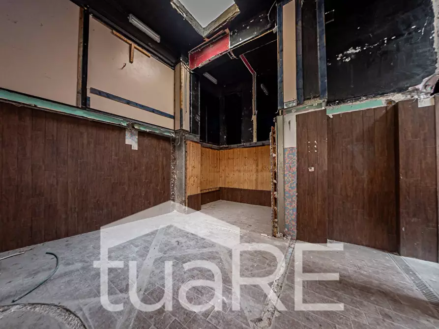 Immagine 12 di Negozio in vendita  in Via Labicana a Roma