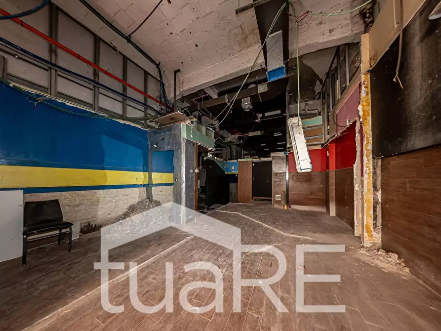 Immagine 13 di Negozio in vendita  in Via Labicana a Roma