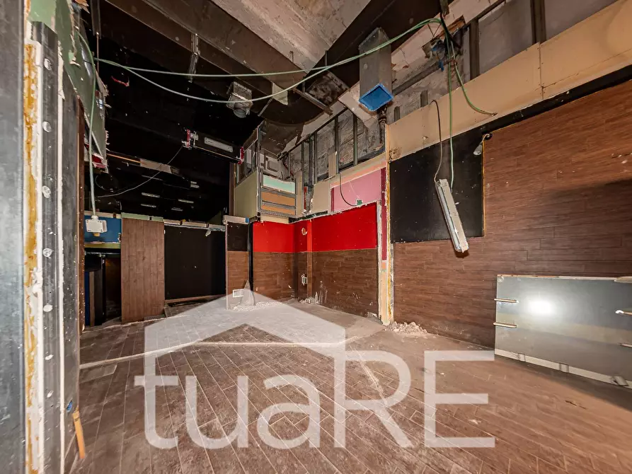 Immagine 14 di Negozio in vendita  in Via Labicana a Roma