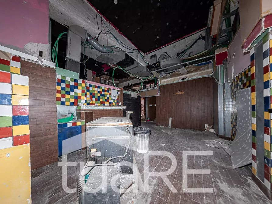 Immagine 16 di Negozio in vendita  in Via Labicana a Roma