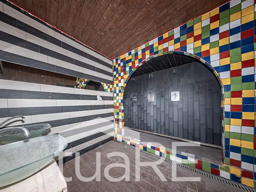 Immagine 18 di Negozio in vendita  in Via Labicana a Roma