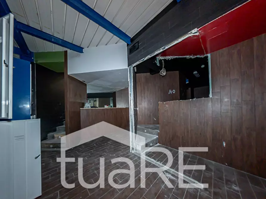 Immagine 21 di Negozio in vendita  in Via Labicana a Roma