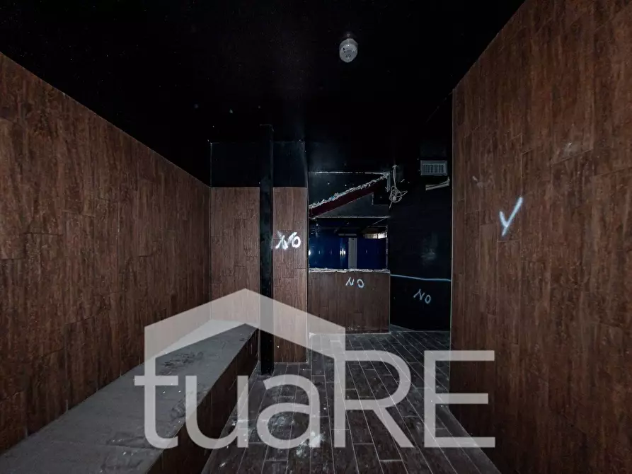 Immagine 22 di Negozio in vendita  in Via Labicana a Roma