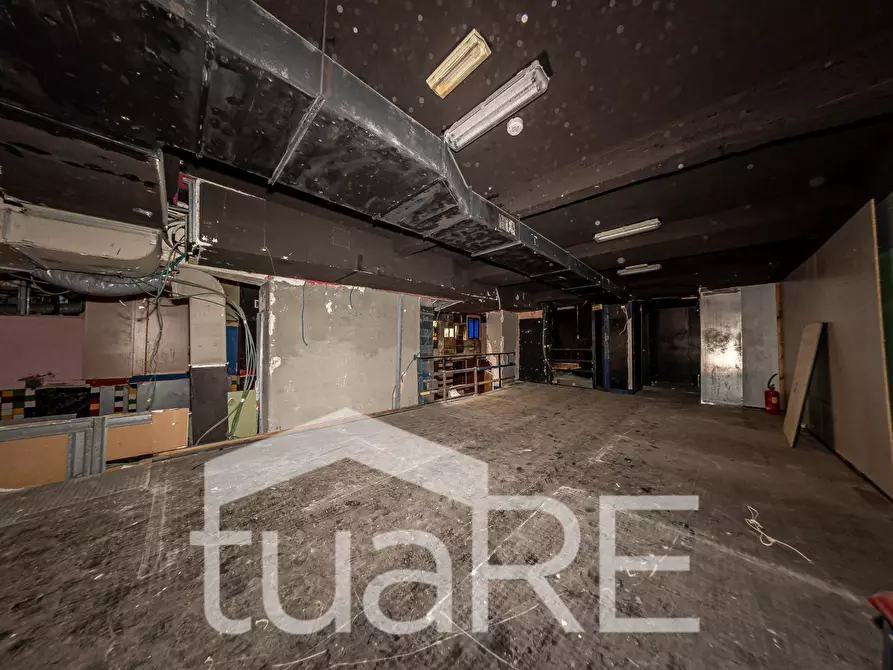 Immagine 23 di Negozio in vendita  in Via Labicana a Roma