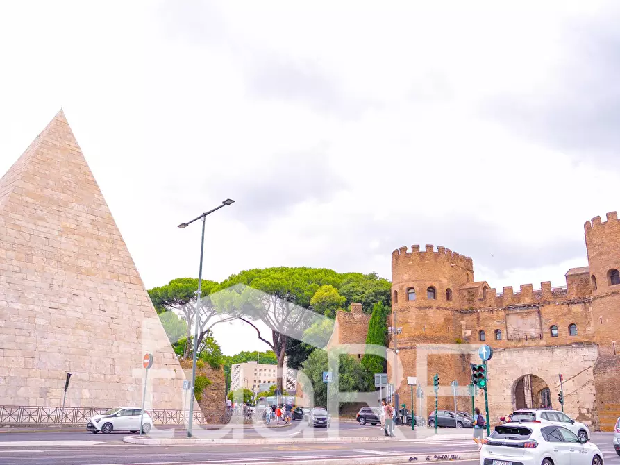 Immagine 19 di Appartamento in vendita  in Via Marmorata a Roma