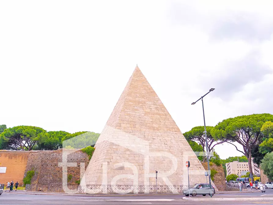 Immagine 20 di Appartamento in vendita  in Via Marmorata a Roma