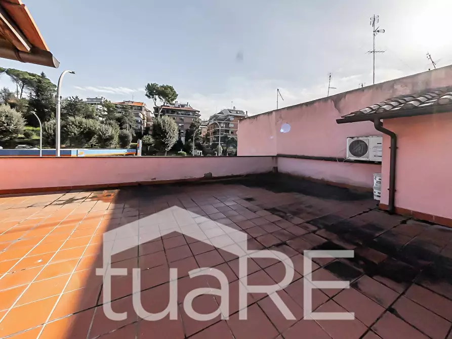 Immagine 18 di Palazzo in vendita  in Corso Di Francia a Roma