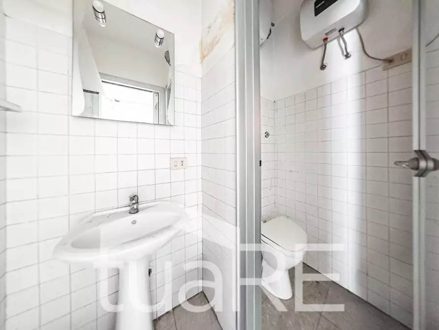 Immagine 23 di Palazzo in vendita  in Corso Di Francia a Roma