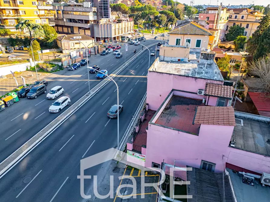 Immagine 30 di Palazzo in vendita  in Corso Di Francia a Roma