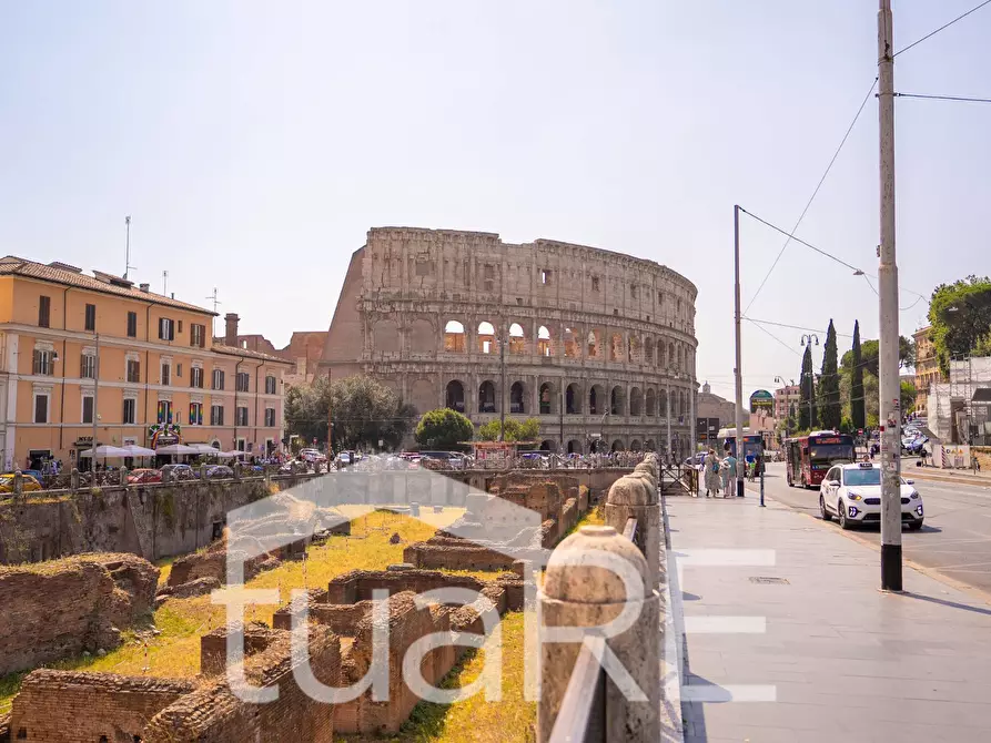 Immagine 6 di Negozio in vendita  in Via Labicana a Roma