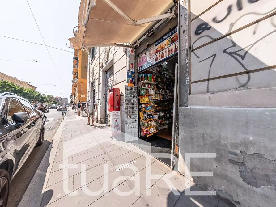 Immagine 9 di Negozio in vendita  in Via Labicana a Roma