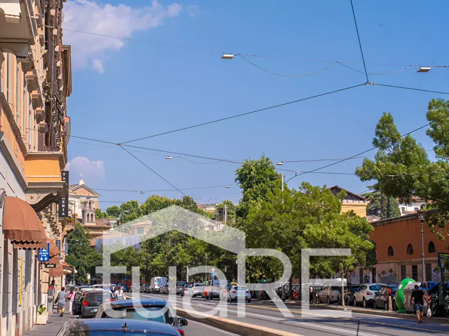 Immagine 15 di Negozio in vendita  in Via Labicana a Roma