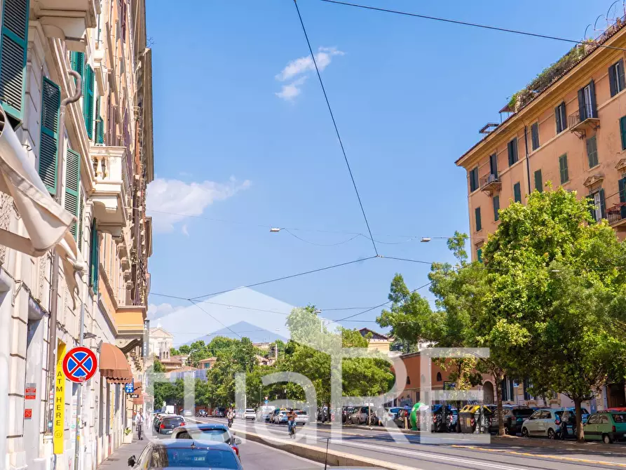 Immagine 18 di Negozio in vendita  in Via Labicana a Roma