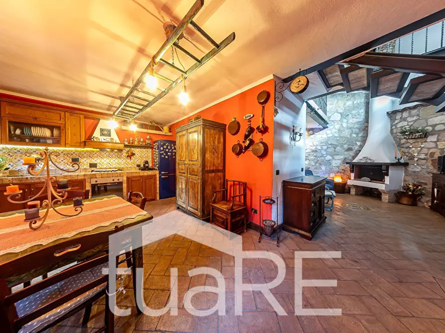 Immagine 5 di Villa in vendita  in Via Dei Fabi a Roma